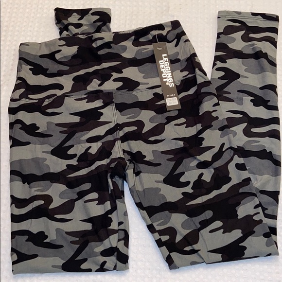 NEW! High Rise Legging Black Gray Camouflage - Picture 5 of 9